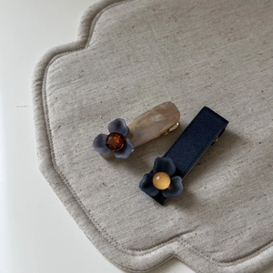 Lot de barrettes à fleurs bleu brume rétro avec texture marbrée en acrylique et ruban