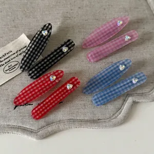 Süße Gingham Karo Herz Strass Haarspangen Mode Acryl Entenschnabel Clips Tägliche Haar Accessoires Für Damen Mädchen