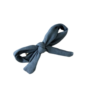 Dunkelblauer Haarclip mit Schleife aus Denim-Stoff für Damen, handgefertigt