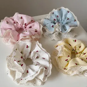 Chouchous à Imprimé Cerise à Carreaux Avec Bordure en Dentelle Style Coréen Élastiques à Cheveux en Tissu pour Femmes