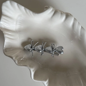 Barrettes à cheveux coeur argenté avec nœud pour femmes accessoires cheveux minimalistes