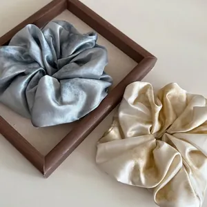 Großer Scrunchie Für Damen Sternenblau Batik Marmormuster Satin Stoff Elastisches Haarband Modischer Pendler Haarschmuck