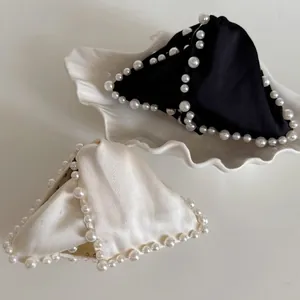 Pince à cheveux noeud satin français avec perles élégantes en noir et crème