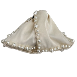 Pince à cheveux élégante en satin crème avec bordure de perles pour femme