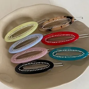 Barrettes ovales de luxe avec strass multicolores et gravure élégante Creation France