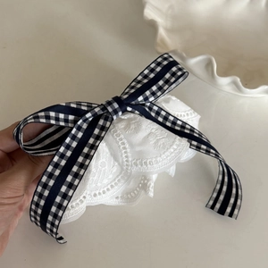 Pince à cheveux nœud vichy bleu marine avec dentelle blanche et longs rubans doux