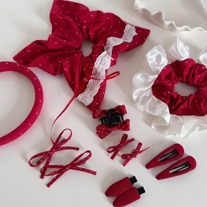 Set d'accessoires à cheveux rouges à pois blancs incluant chouchous et serre-tête