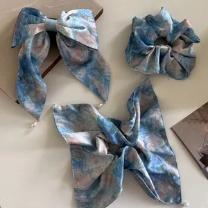 Haarschmuck-Set mit Van Gogh Sternennacht-Ölgemälde-Print, Scrunchie und Clip