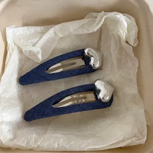 Fermagli per capelli in denim blu con cuori argentati per acconciature donna