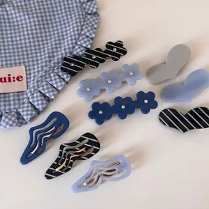 Blau Serie Blume Acryl Haarklammer Minimalist Streifen Herz Welle Entenschnabel Clip Strass Haarschmuck Für Damen Alltag Styling
