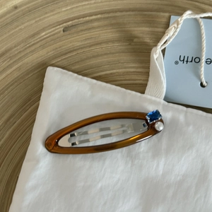 French blue crystal and pearl hair clip on brown acetate base with elegant gold finish