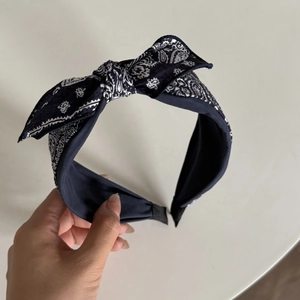 Serre-tête bleu marine à motif cachemire avec grand nœud pour coiffure de femme