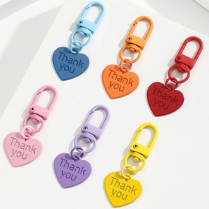 Porte-clés Cœur en Métal Mat Avec Gravure Thank You Pendentif de Sac en Alliage Coloré Accessoire Cadeau pour Femme