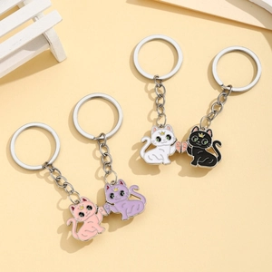 Porte-clés chat mignon en émail avec cœurs roses pour cadeau de meilleurs amis