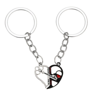 Portachiavi per coppie con cuore incastrato, chiave d'argento e lucchetto nero