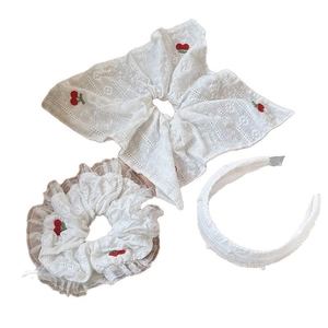 Set d'accessoires cheveux en dentelle blanche avec chouchous cerises et bandeau perles
