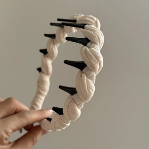 Serre-tête tressé bleu avec dents antidérapantes pour femme de style minimaliste