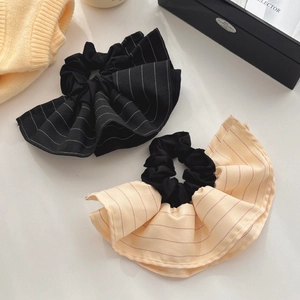 Retro striped scrunchies set in black and beige with elegant pleated ruffles style