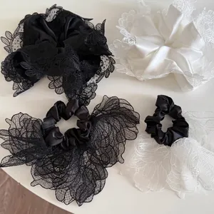 Chouchou en Satin et Dentelle Style Français Doux Fleur Évidée Élégant Grand Support de Queue de Cheval Accessoires Cheveux Femme