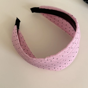 Pink polka dot chiffon wide headband for women with non-slip inner teeth design