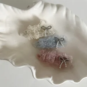 Barrettes à cheveux en dentelle douce avec nœuds, perles et strass en crème et rose