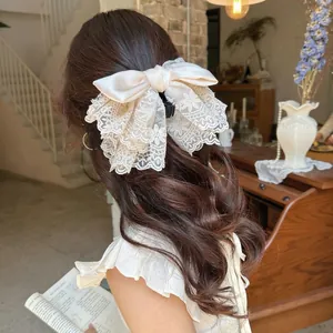 Elegante molletta per capelli con fiocco in pizzo bianco crema in stile francese