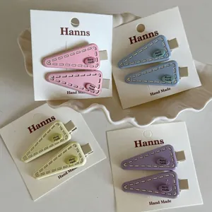 Pinces à Cheveux Triangulaires en Métal Doux et Mignons pour Femmes Filles Style Fait Main Couleur Morandi Pinces à Bec de Canard Accessoires de Mode