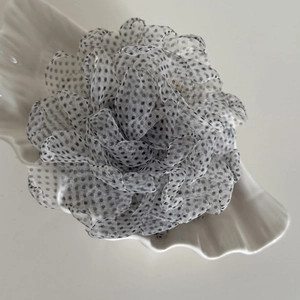 Pince à cheveux fleur en maille à pois en mousseline blanc cassé pour femmes