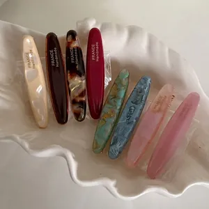 Élégante Pince à Cheveux Ovale en Acétate Fait Main en France Texture Marbrée Pince à Bec de Canard Accessoires Cheveux Vintage en Alliage Femme