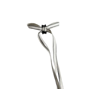 Barrette à cheveux style ballet avec nœud à carreaux et longs rubans noir et blanc