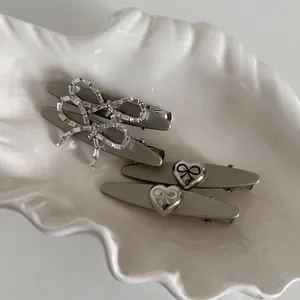 Vintage Silver Metal Bow Heart Hair Clip Rhinestone Duckbill Clip For Women Fashion Elegant Daily Commute Hair Accessories