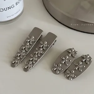 Ins Style Silver Metal Hair Clip For Women Delicate Small Flower Accents Alloy Side Clip Fashion Headwear Accessory