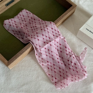 Écharpe vintage en lin rose à carreaux pour femme, accessoire élégant pour tenues de ville