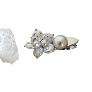 Exquisite pearl flower duckbill hair clip with baroque pearls and crystal accents