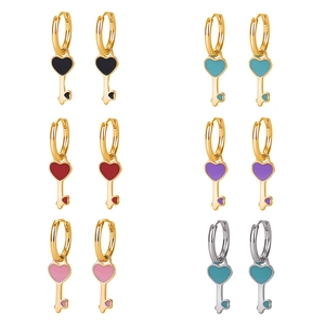 Pendientes de aro con corazón y llave de plata S925 en seis variantes de esmalte