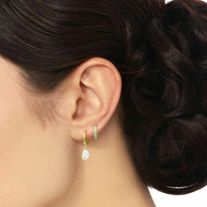 S925 Silbernadel Gold Creolen mit Barockperle und Türkisstein Akzenten für Damen