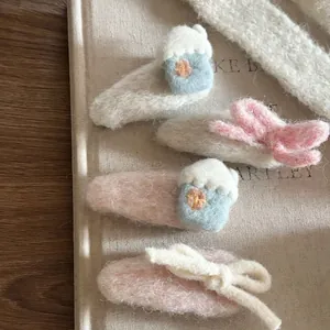 Fermaglio per Capelli in Feltro di Lana Fatto a Mano Fiocco Dolce Casa Ricamata Clip BB Peluche Accessori per Capelli Moda Donna Ragazze