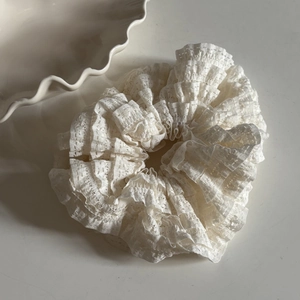Elegant white lace double-layered scrunchie for women with ruffled texture design