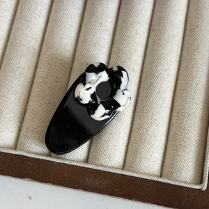 Pince à cheveux fleur en acide acétique avec motif vache noir et blanc pour femmes