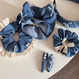 Set d'accessoires cheveux en jean bleu avec dentelle et perles pour un style preppy doux