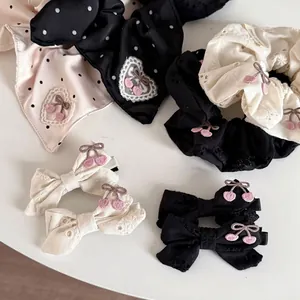 Set elastico per capelli in pizzo con ciliegie e fermaglio a fiocco stile vintage chic