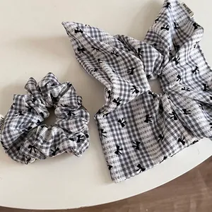 Chouchou à Nœud à Carreaux Bleu Fait à la Main en Tissu Attache-Cheveux Mode Nœud en Ruban Accessoires de Coiffure pour Femmes