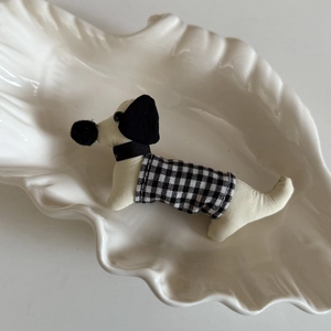 Pince à cheveux teckel mignonne avec motif vichy noir et blanc pour frange latérale