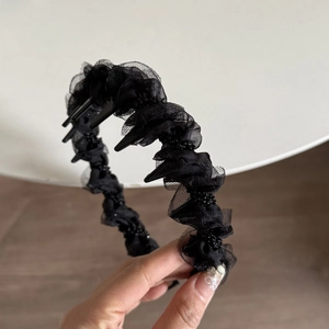 Serre-tête élégant en dentelle noire plissée avec perles et dents antidérapantes