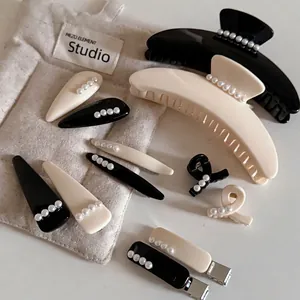 Pinces à Cheveux Classiques en Künstliche Perles Françaises Noir Blanc Acrylique Résine Pinces Crabe Bec de Canard pour Femmes Accessoires Cheveux