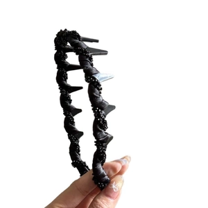 Serre-tête torsadé à perles noires avec peigne antidérapant pour un style vintage