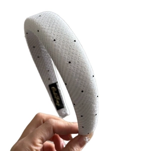 Polka dot wide headband in white woven fabric featuring an elegantClub Fancy inner label