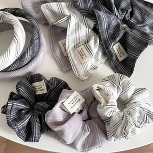 Chouchous en Tissu Rayé de Style Coréen et Serre-têtes Larges pour Femmes Accessoires de Coiffure Mode Minimaliste Avec Étiquette Anglaise
