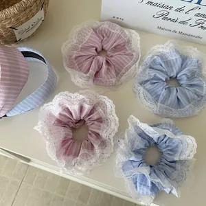 Haargummis und Stirnband-Set mit blau-rosa Streifen und feiner weißer Spitzenkante