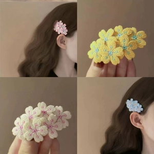 Pince à Cheveux Fleur Brodée à la Main Tricotée Fleur de Cerisier Pince Latérale Fleurie Accessoire de Coiffure pour Femme